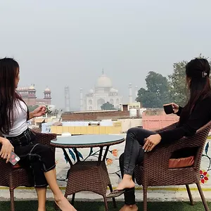  Hostel Joey's Agra Indie