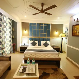 **** Hotel A Family Oppera Near Igi Airport Indie