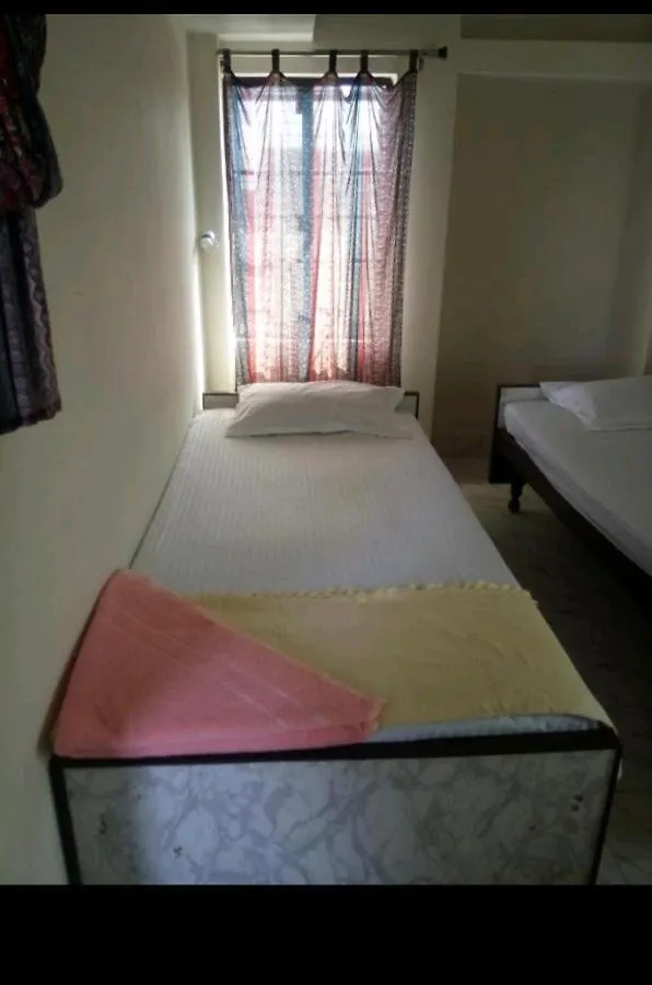 Monalisa Hostel Waranasi