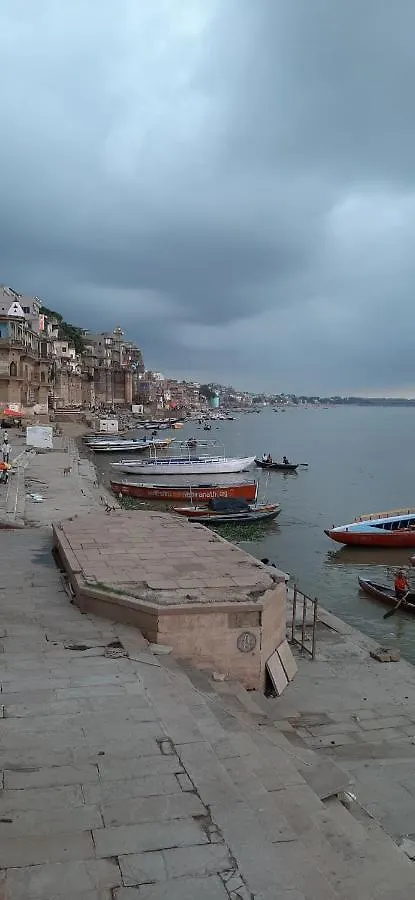 Monalisa Hostel Varanasi